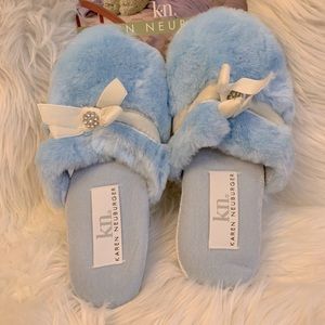 NWT Karen Neuberger Fuzzy Lt Blue House Slippers